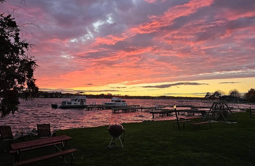 Sturgeon Bay Cottage | Snug Harbor Inn - Luxury Cottage 4