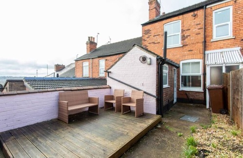 Lincoln House | 🏡 Snug Home in City Centre 🛍️✨ | Free Parking 🚗