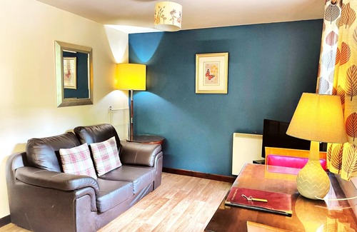 Llanybri House | Snug Hut 5-Hot Tub-Woodland Lodges-Pembrokshire-Tenby