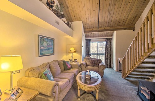 Wintergreen Apartment | Snug Wintergreen Resort Studio Ski In and Out!