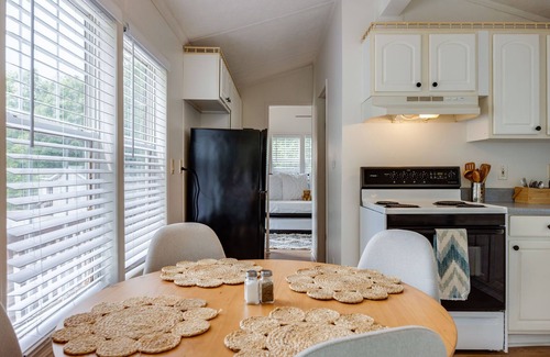 Monteagle Cottage | Snuggle Up in our Teddy Cottage! *New Listing*