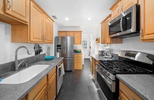 Lakewood Village House | So-Cal Classic Living