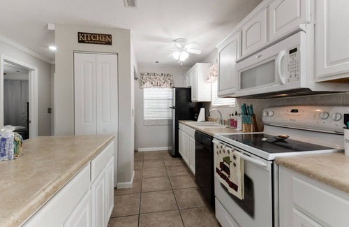Indian Point Condo | So close to Silver Dollar City, Walk to Lake