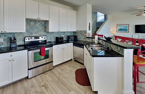 Galveston House | So Serene | Beachfront, Pet-Friendly