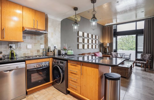 Stellenbosch Central Apartment | Soak in the Stellenbosch vibe from your own apartment with private balcony