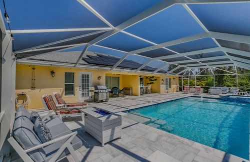 Pine Island Center House | Soak up Paradise and Relax in Heated Pool/Spa Home surrounded by Happy Wildlife