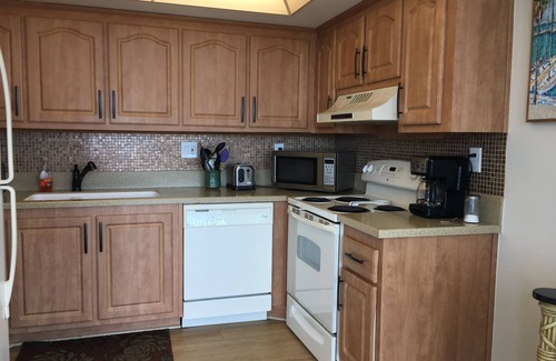 Casa del Mar Condo | Soak Up the Sun and Waterviews from this Spacious Florida Coastal Getaway
