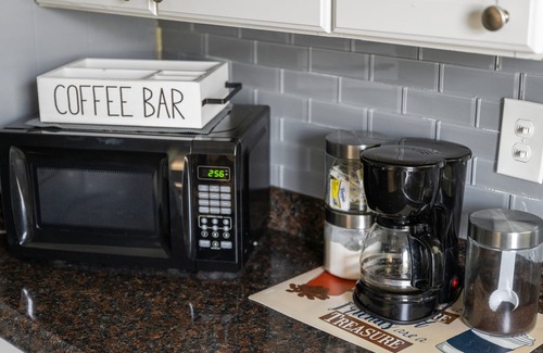 Del Mar House | Soaker Tub+BBQ+Fully Fenced Yard+Pancakes+Coffee