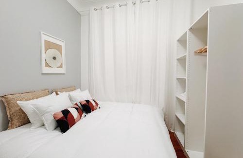 Alto do Pina House | Soar Home l Airport l Olivais