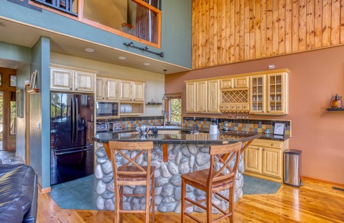 Newport House | Soaring Ceilings in Sea-View Custom Townhome with King Suite, Lofts and Hot Tub!