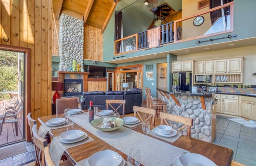 Newport House | Soaring Ceilings in Sea-View Custom Townhome with King Suite, Lofts and Hot Tub!