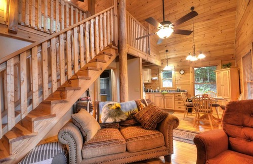 Bryson City Cabin | Soaring Eagle 1 Bedroom Cabin by Redawning