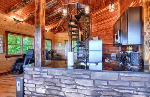 Logan Cabin | Soaring Eagle Luxury Treehouse