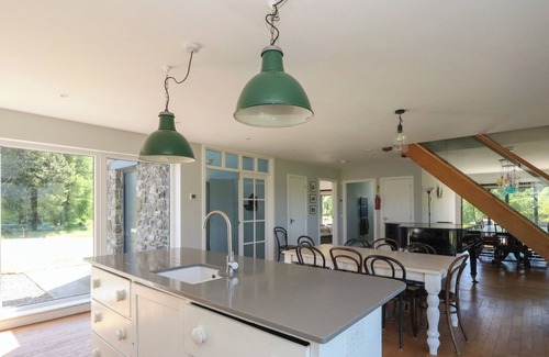Lerags Cottage | SOBRACHAN, family friendly, with hot tub in Kilmartin