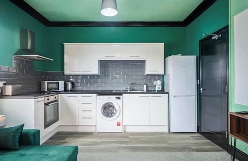 Doncaster Apartment | Social Media Adventure - 3 Bed 10% off Long stays