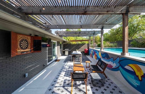 Greater South River City Apartment | SoCo Oasis | Pool + Hot Tub | Heart of ATX
