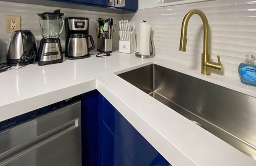 South Pointe Condo | SOFI! Newly renovated! Garage parking, walk to the beach!