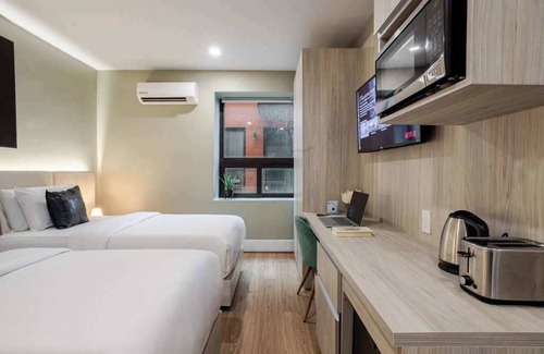 Gay Village Hotel | Soft Twin – Berri-UQAM Stay