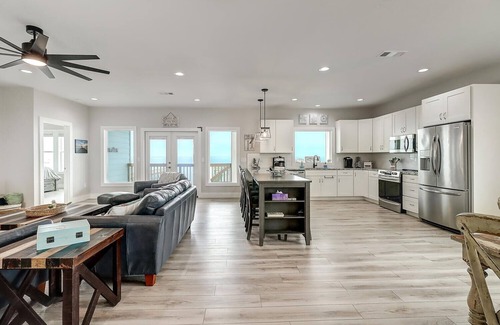 Rockport House | Soggy Pollards! On Copano Bay! Waterfront! Private 250 ft. lighted pier!