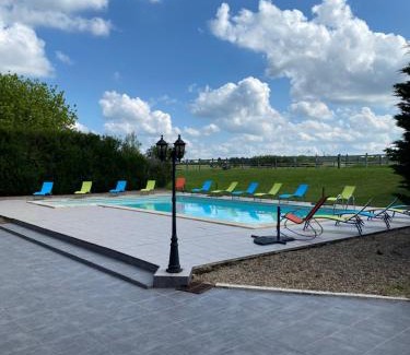 Oyre Villa | Soie Villalunoterie Futuroscope Piscine Spa 6pers