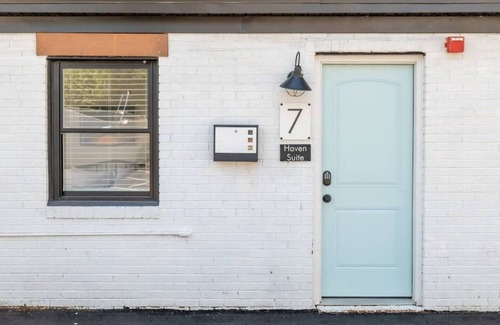 Cottage Line Apartment | Sojourn 1 BR Beach Home with Private Beach Access