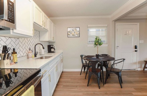 Cottage Line Apartment | Sojourn 2 BR Beach Side Home with Ocean Views