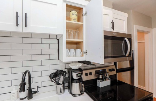 Norfolk Apartment | Sojourn at Colley Manor Unit 5