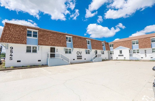 East Ocean View Apartment | Sojourn's Harborage Dolphin Suite with Fire Pit