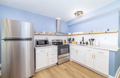 East Ocean View Apartment | Sojourn's Harborage Pelican Suite Near