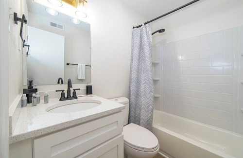 East Ocean View Apartment | Sojourn's Harborage S