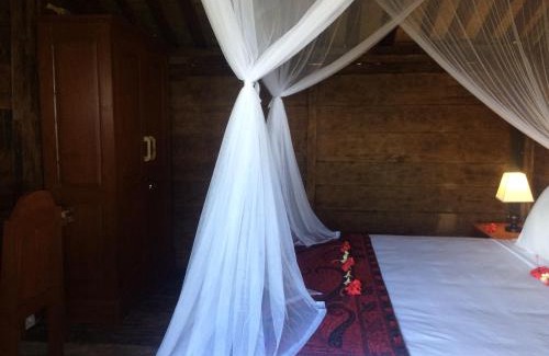 Purwakerti House | Soka Amed Beach