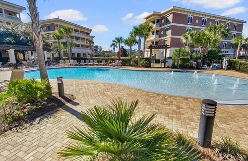 Treetop Condo | "Sol Mate" #239 Studio Sleeps 4