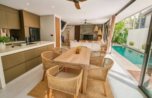 Batu Bolong Villa | Sol Villa Kammara 9 Luxury 4BR Canggu Villa with Swimming Pool