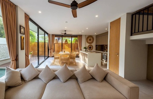 Batu Bolong Villa | Sol Villa Kammara 9 Luxury 4BR Canggu Villa with Swimming Pool