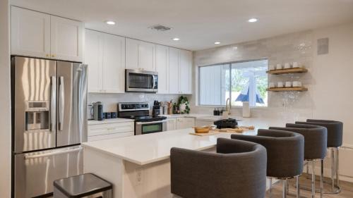 La Paz At Desert Springs House | Sol Vista Private Oasis w Pool Putting Green and Prime Location
