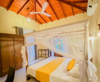 Tangalle House | Solace Inn RESIDENCE - 5 Min Walk to Beach