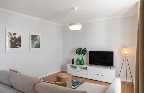Santa Cruz Apartment | Solar da Fontinha by An Island Apart