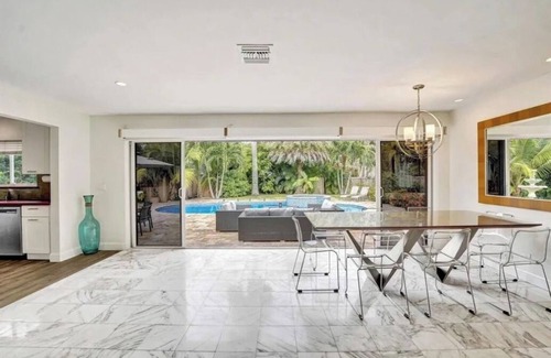 Hollywood Lakes House | Solar Paradise — Luxury Hollywood Lakes House w/Heated Pool & Jacuzzi