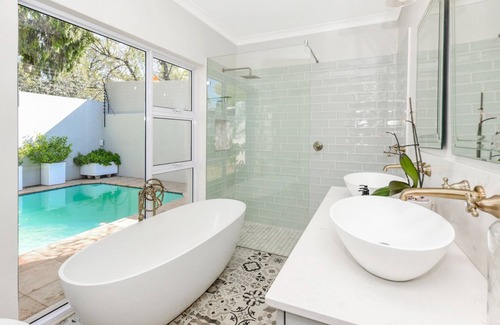 Greater Johannesburg Metropolitan Area Apartment | Solar Powered Home in the Serene Suburbs of Parkhurst