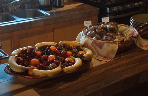 Fairview Cabin | Solar & Wind Powered Lodge on 160 Acres - Discount for 3+ nights