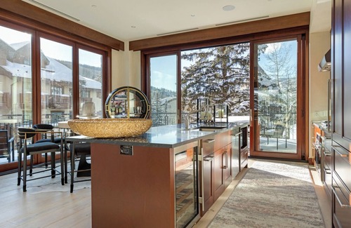 Vail Cabin | Solaris Vail Luxurious Penthouse with Wraparound Terrace and Mountain Views, 2AS