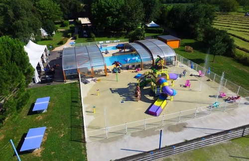 Puybrun House | SOLE CAMPING * - Mobil'home RUBIS GRAND CONFORT, 4/6 pers, CLIMATISE, TV 4 à 6 personnes - 4 pers. inclus dans le tarif