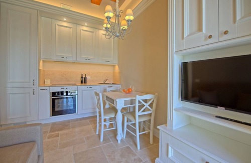 Vinci Apartment | Sole di Vino 1 - Apartment with pool