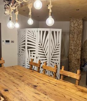 Neviano Apartment | SOLE e LUNA - JACUZZI e RELAX