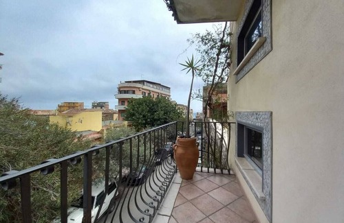 Villagonia Apartment | Sole Mare Giardini Naxos 'Family Room with View' with Balcony, Wi-Fi and Air Conditioning