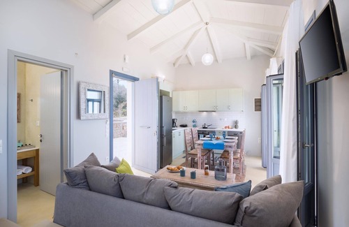 Tsoukaladhes Villa | Sole - One Bedroom Villa, Sleeps 2