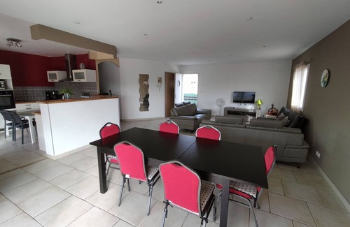 Lagorce House | Soleil single-storey villa with 8/4 saltwater swimming pool, secure, fenced garden