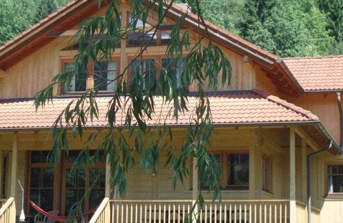 Malta House | Solid wood house with a fireplace, sauna and five bedrooms