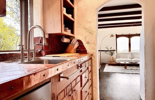 Carmel Woods House | Solis & Sea Villa: 4br 4ba w Panoramic Ocean Views and a Bonus Room