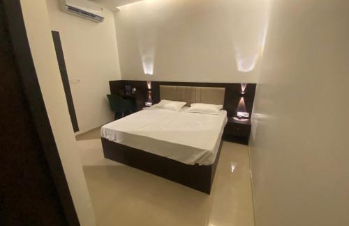 Lucknow House | Solitaire Gardens Near Airport